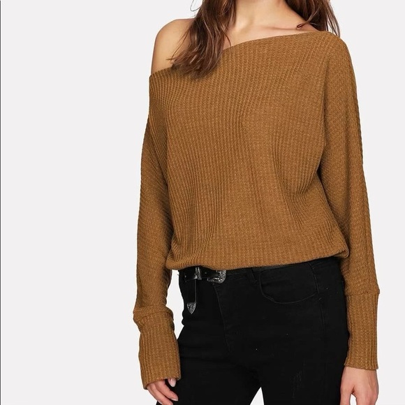 Oblique Shoulder Dolman Sleeve Sweater - Picture 4 of 8